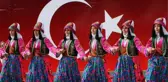 YAĞMURA RAĞMEN CUMHURİYETİN 98'İNCİ YILI COŞKUYLA KUTLANDI