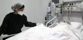 Kovid-19 hastalarının mecburi refakatçilerine 