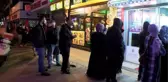 ESENLER'DE NÖBETÇİ ECZANELER ÖNÜNDE KUYRUK