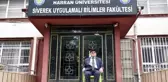 FAKÜLTEDE AÇILMAYAN BÖLÜM İÇİN OTURMA EYLEMİ YAPTI