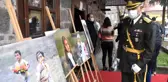 Oyuncakla sevindirilen çocukların fotoğraflarından oluşan sergi açıldı