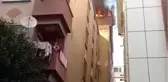 Bahçelievler'de 6 katlı bir binanın çatı katında yangın çıktı