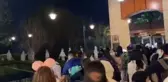 Çin'deki Disneyland parkını ziyaret eden 34 bin kişi karantinaya alındı