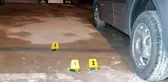 Kepenkleri kapalı dükkanın içinde başına isabet eden saçmayla yaralandı