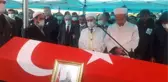 Son dakika haberi! KAHRAMANMARAŞ - Irak'ın kuzeyinde şehit olan sözleşmeli er Çiftçi, son yolculuğuna uğurlandı (2)