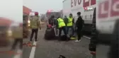 Kuzey Marmara otoyolunda kamyon yola devrildi, zincirleme kaza meydana geldi