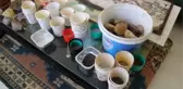 Kızılırmak kenarından topladığı renkli taşları sanat eserine dönüştürüyor