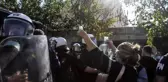 Atina'da çiftçiler sokaklara döküldü