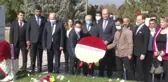Son dakika haberi... CHP heyeti Bülent Ecevit'i ölüm yıl dönümünde kabri başında andı