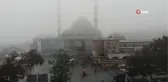 Eminönü Meydanı sisin içinde adeta kayboldu