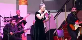 Kuşadası'nda yıldızlar geçidi devam ediyor