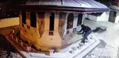 Adliyenin yanı başındaki caminin musluklarını böyle çaldılar