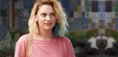 Oyuncu Farah Zeynep Abdullah saçlarını boyattı, yeni imajı hayranlarından tam not aldı