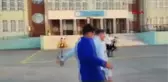 VALİ KALDIRIM ÇOCUKLARLA FUTBOL OYNADI