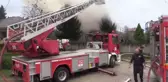 Son dakika haberleri... Evinde çıkan yangından kurtulmak için balkondan atlayan genç yaralandı