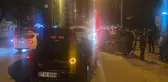 Otomobil ve hafif ticari araç çarpıştığı kazada 3 kişi yaralandı...Feci kaza kamerada