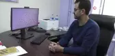 Göçmenlerin trajedisini 'Beyaz Gölgeler' sergisiyle anlattı