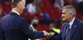 Rakibimiz Hollanda'nın hocası Van Gaal yürüyemez hale geldi! Maçı tekerlekli sandalyeden izleyecek