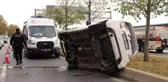 Pendik'te kaldırıma çıkan otomobil takla attı: 2 yaralı
