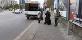 Son dakika gündem: (Ölen kişinin fotoğraflarıyla) ATAŞEHİR'DE OTOMOBİL OTOBÜS DURAĞINA DALDI; 1 ÖLÜ 2 YARALI
