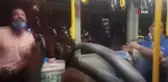 Halk otobüsünde vatandaşları şaşırtan eğlence: Maskeyi çıkartıp darbuka çaldılar