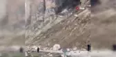 Son dakika haber... Ulaştırma ve Altyapı Bakanlığından yapılan açıklamaya göre, Erzurum'da meydana gelen 5,1 büyüklüğündeki deprem sonrasında Köprüköy Yolu'nun kapandığı...