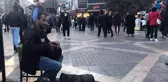 Son dakika haber | Tek kişilik sokak müzisyeni pandemide moral yükseltiyor