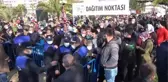Binlerce vatandaş aynı mangalda hamsi pişirdi