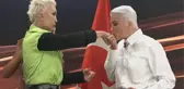 Deniz Akkaya, küslüğü bitirdiği Seyhan Soylu'nun canlı yayında elini öptü