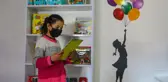Eşine doğum günü hediyesi olarak İran sınırındaki okula kütüphane kurdu