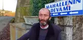 Sürekli sıkışan tek şeritli yola ilginç tabelalı çözüm