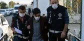 Yoldan geçen otomobili görünce duraksayan kişiyi bıçakladılar