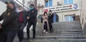 Kendini polis olarak tanıtan telefon dolandırıcısı 3 kişi yakalandı