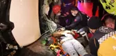 Son dakika haberi... SÜRÜCÜ KAZADA YARALANAN İKİ KİŞİYİ OLAY YERİNDE BIRAKIP KAÇTI