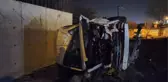 HAFİF TİCARİ ARAÇ FABRİKA TEMELİNE UÇTU; ANNE VE 2 ÇOCUĞU YARALANDI