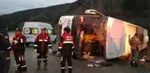Son dakika! Erzincan'da yolcu otobüsü devrildi: Biri ağır 22 kişi yaralandı