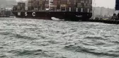 Beylikdüzü'nde liman içerisinde gemi karaya oturdu