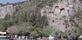 Dünyanın önemli doğal miraslarından biri olan Dalyan kanalına kamyonlarla kum ve taş dökülüyor