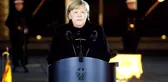 Başbakanlığı devredecek olan Merkel'e Alman ordusundan veda töreni