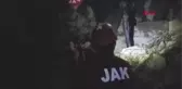 JANDARMA BEYDAĞLARI'NDA KAYBOLAN 2 ARKADAŞI KURTARDI