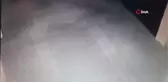 Yaşlı adam hırsızlık için girdiği camiden bozuk paraları alıp kaçtı