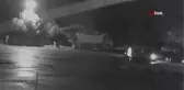 Yolun karşısına geçmek isteyen kadına otomobil çarptı... O anlar kameraya böyle yansıdı