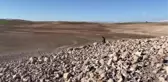 Keban Baraj Gölü'nde suyun çekilmesiyle tarihi höyükler gün yüzüne çıktı