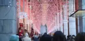 Yaklaşan Noel yortusu sebebiyle kentteki Noel ağaçları ışıklandırıldı