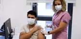 ESKİŞEHİR'DE 100'ÜNCÜ TURKOVAC GÖNÜLLÜSÜ AŞISINI OLDU