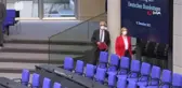 Almanya'nın yeni Başbakanı Scholz yemin etti