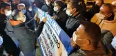 Av için gelen 12 kişilik grup Tunceli'yi karıştırdı! Vatandaşlar pankart açıp protesto etti