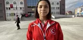 Yüzmeye giderken tesadüfen girdiği halter salonundan şampiyon çıktı