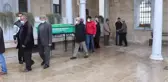 Salihli'deki trafik kazasında ölen genç anne, Kula'da toprağa verildi