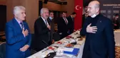 BAKAN SOYLU BAYRAMPAŞA'DA MUHTARLARLA BİR ARAYA GELDİ